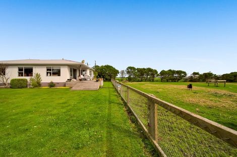 Photo of property in 203 Turangi Road, Motunui, Waitara, 4383