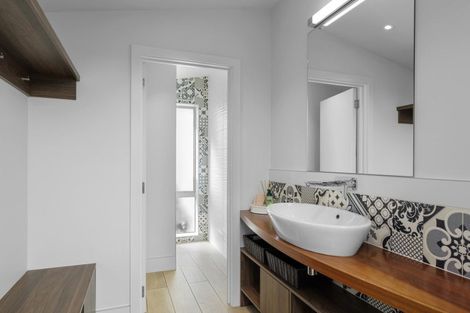 Photo of property in 342 Mount Pleasant Road, Mount Pleasant, Christchurch, 8081