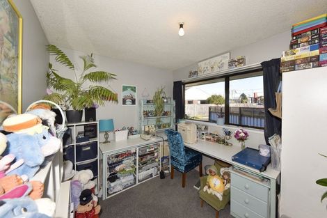 Photo of property in 2/82 Lincoln Road, Hillmorton, Christchurch, 8024