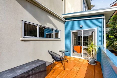 Photo of property in 10 Caledonia Place, Highlands Park, New Plymouth, 4312
