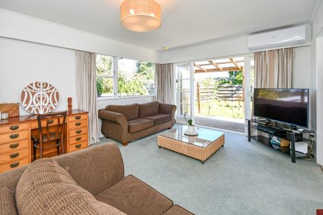 Photo of property in 5 Grimshaw Place, Henderson, Auckland, 0612