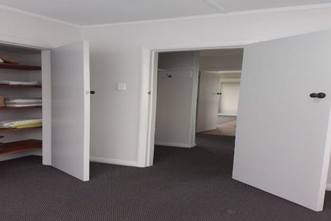 Photo of property in 19 Avro Crescent, Hornby, Christchurch, 8042