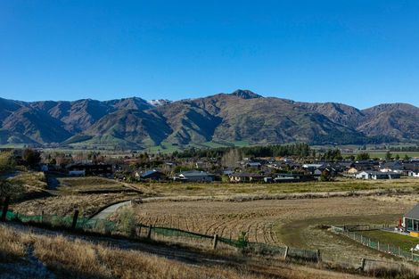 Photo of property in 33 Tomtit Crescent, Lake Hawea, 9382