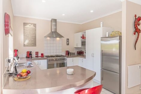 Photo of property in 46 Parkwood Crescent, Gulf Harbour, Whangaparaoa, 0930