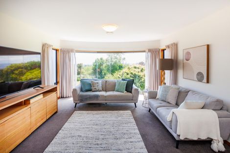 Photo of property in 33 Ruapehu Drive, Fitzherbert, Palmerston North, 4410