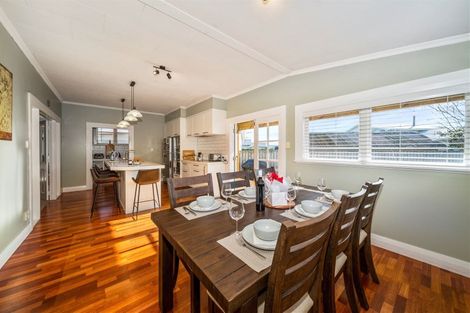 Photo of property in 1 Hunter Street, Hawera, 4610