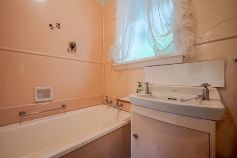 Photo of property in 18 Quail Crescent, Takamatua, 7581