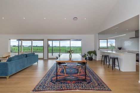 Photo of property in 435 Tararua Road, Levin, 5571