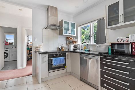 Photo of property in 1/18 Forrest Hill Road, Forrest Hill, Auckland, 0620