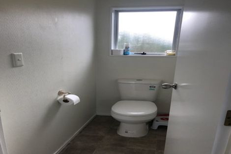 Photo of property in 2/48 Sandgate Avenue, Botany Downs, Auckland, 2010