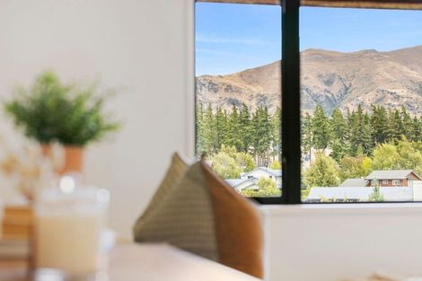 Photo of property in 5 Trevathan Lane, Wanaka, 9305