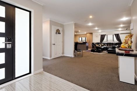 Photo of property in 14 Bradnor Meadows Drive, Swanson, Auckland, 0612