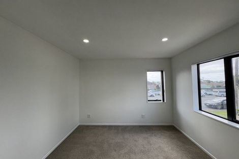 Photo of property in 466a Massey Road, Mangere East, Auckland, 2024