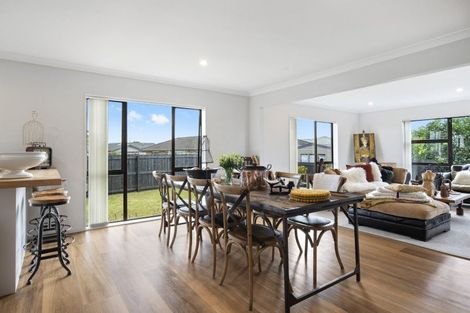 Photo of property in 36 Edgewater Parade, Waiuku, 2123