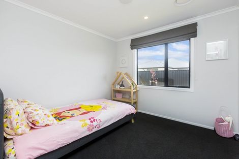 Photo of property in 27 Salisbury Crescent, Wallaceville, Upper Hutt, 5018