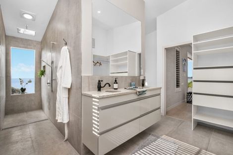 Photo of property in 16 Crispe Road, Clarks Beach, 2122