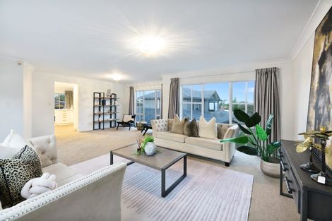 Photo of property in 14 Belleaire Court, West Harbour, Auckland, 0618