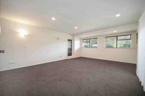 Photo of property in 9 Laingholm Drive, Laingholm, Auckland, 0604