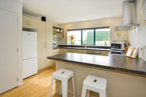 Photo of property in 24 Brookvale Park, Stanmore Bay, Whangaparaoa, 0932