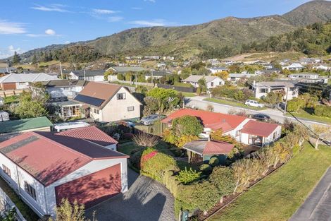 Photo of property in 2 Victoria Close, Picton, 7220