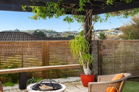 Photo of property in 16 Avon Rise, Welcome Bay, Tauranga, 3112