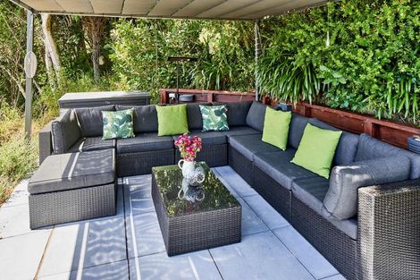 Photo of property in 35 Walter Road, Lowry Bay, Lower Hutt, 5013