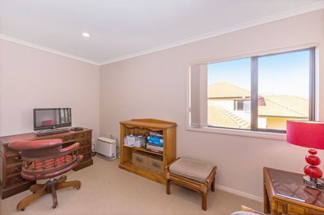 Photo of property in 46 Parkwood Crescent, Gulf Harbour, Whangaparaoa, 0930