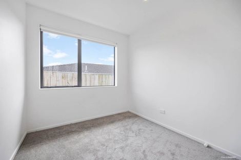 Photo of property in 11 Karo Place, Glendene, Auckland, 0602
