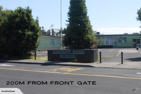 Photo of property in 77 Sandspit Road, Waiuku, 2123