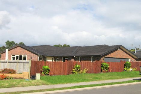 Photo of property in 42 Roberta Crescent, Orewa, 0931