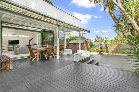 Photo of property in 2/305 Lake Road, Hauraki, Auckland, 0622