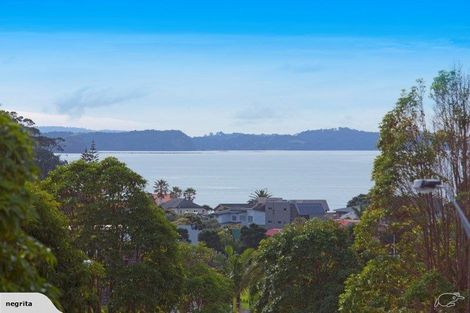 Photo of property in 1/70 William Bayes Place, Red Beach, 0932