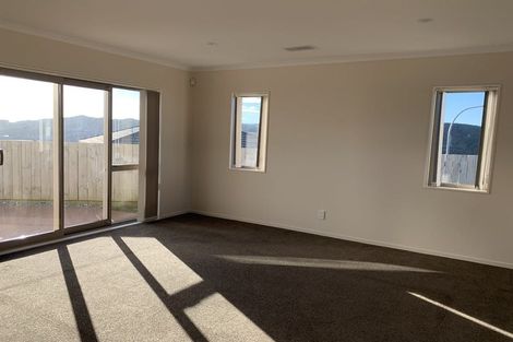 Photo of property in 12 Havana Rise, Grenada Village, Wellington, 6037