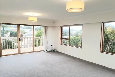 Photo of property in 27 Noeleen Street, Glenfield, Auckland, 0629