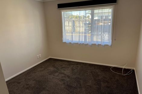 Photo of property in 8a Waiari Road, Conifer Grove, Takanini, 2112