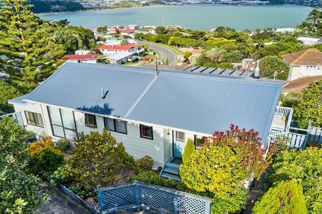 Photo of property in 27 Humphreys Grove, Titahi Bay, Porirua, 5022