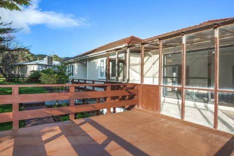 Photo of property in 48 Collins Avenue, Tawa, Wellington, 5028
