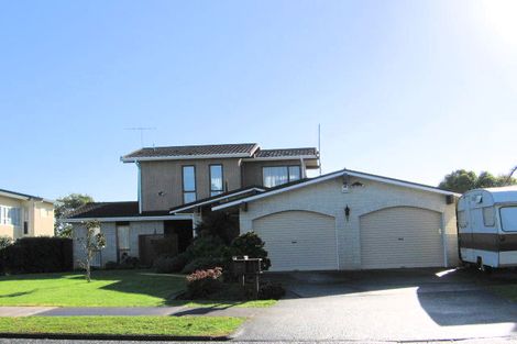 Photo of property in 21 Fielding Crescent, Farm Cove, Auckland, 2012