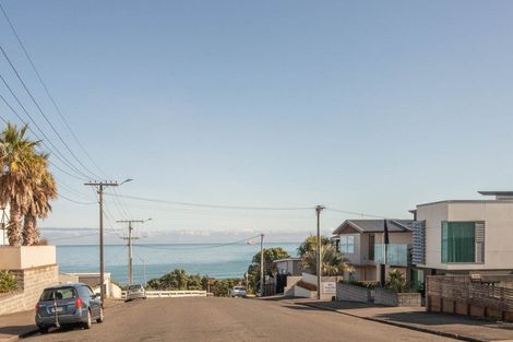 Photo of property in 35 Beach Street, Fitzroy, New Plymouth, 4312
