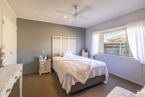 Photo of property in 2 Bucksburn Place, Greenmeadows, Napier, 4112