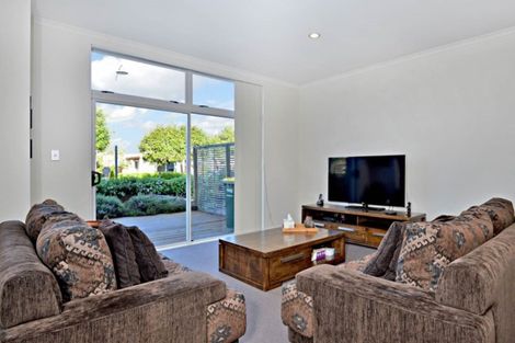 Photo of property in 14 Mcginty Street, Takanini, 2112