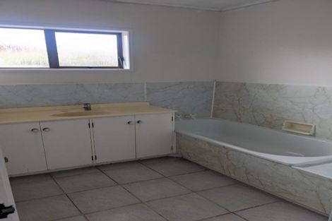 Photo of property in 2 Ti Nana Crescent, Henderson, Auckland, 0610