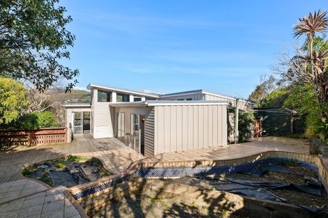 Photo of property in 1 Fyvie Avenue, Tawa, Wellington, 5028