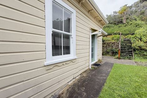 Photo of property in 37 Connaught Terrace, Brooklyn, Wellington, 6021