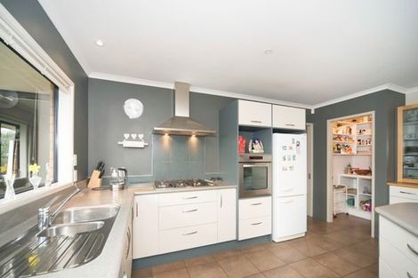 Photo of property in 12 Johnstone Drive, Fitzherbert, Palmerston North, 4410