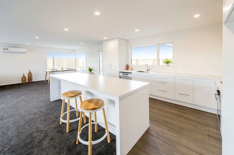 Photo of property in 58 Sandhurst Drive, Papamoa Beach, Papamoa, 3118