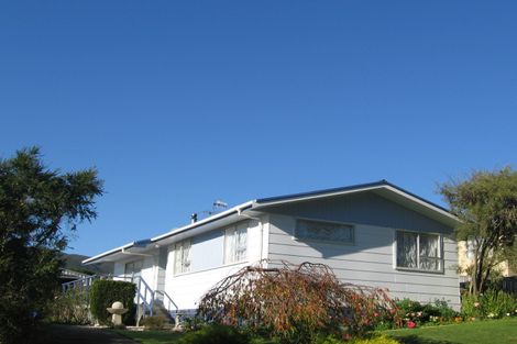 Photo of property in 6 Tiroiti Grove, Stokes Valley, Lower Hutt, 5019