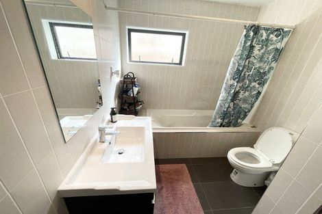 Photo of property in 32a Kelman Road, Kelston, Auckland, 0602