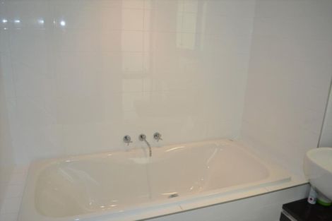 Photo of property in Mariner, 1a/140 Oriental Parade, Oriental Bay, Wellington, 6011