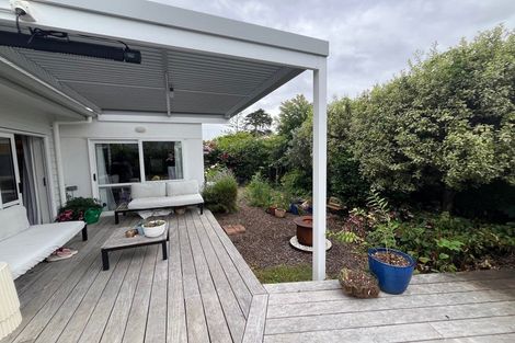 Photo of property in 8 Ruhanui Lane, Pakuranga Heights, Auckland, 2010
